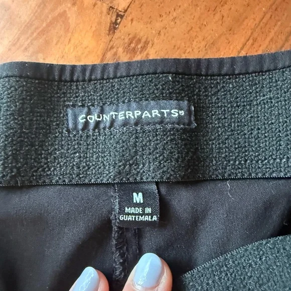 Counterparts Black Pull on Capri Pant with Buttom Hem Detail - Picture 3 of 5